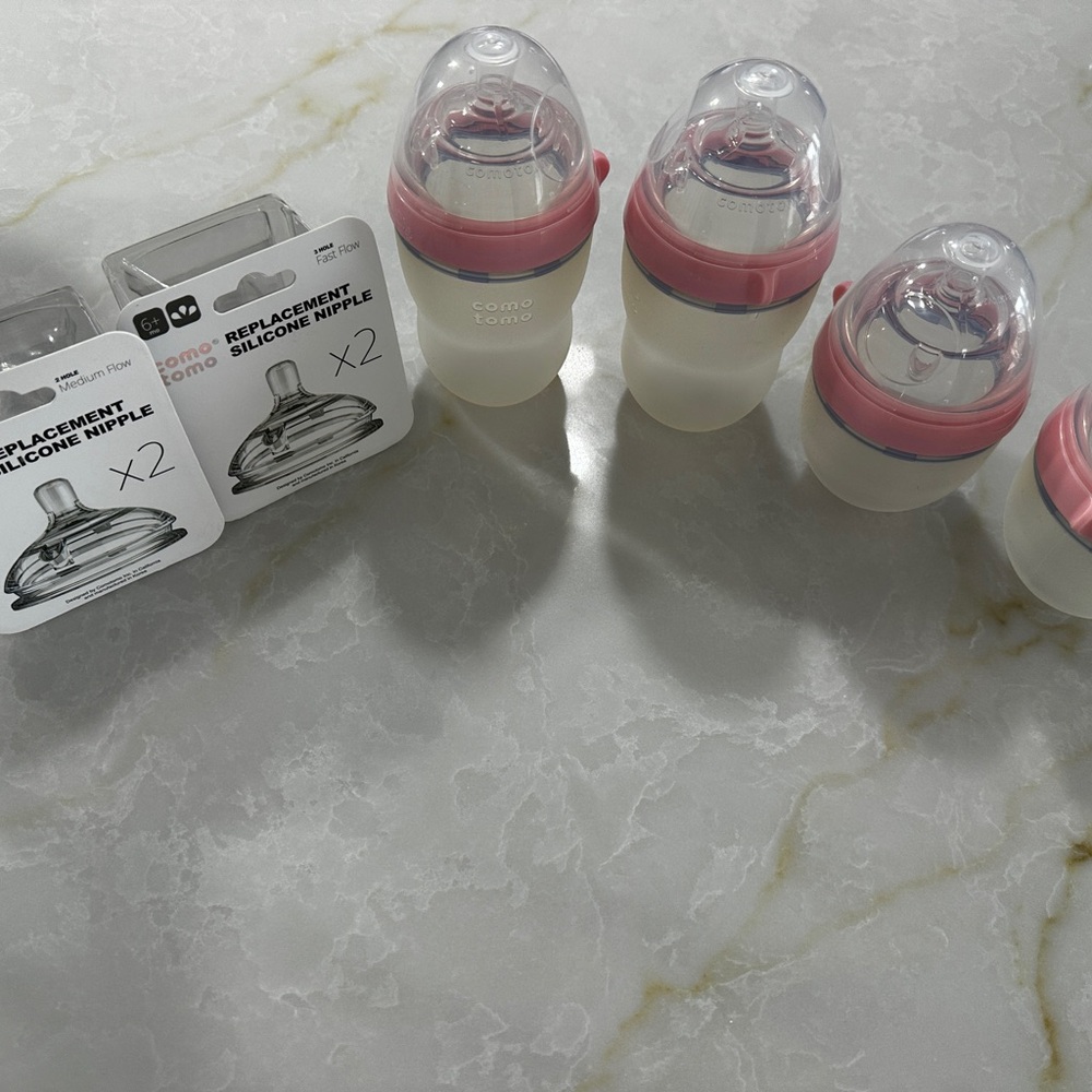 Comotomo Baby Bottles with Pink Accents